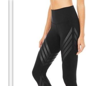 Alo Yoga high waisted airbrush cropped leggings